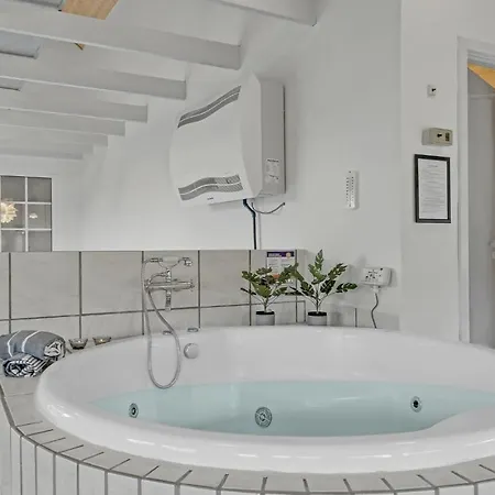Gorgeous In Harboore With Indoor Swimming Pool Сasa de vacaciones *