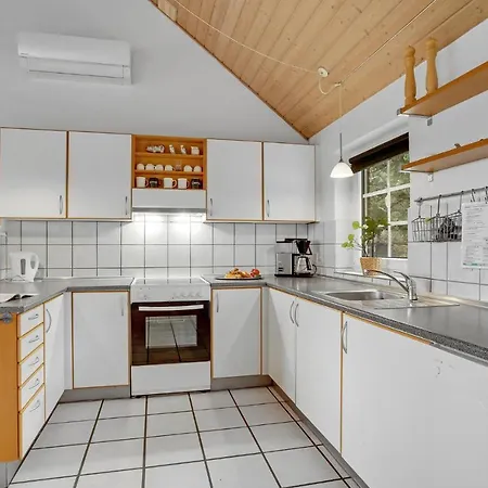 Сasa de vacaciones Gorgeous In Harboore With Indoor Swimming Pool *